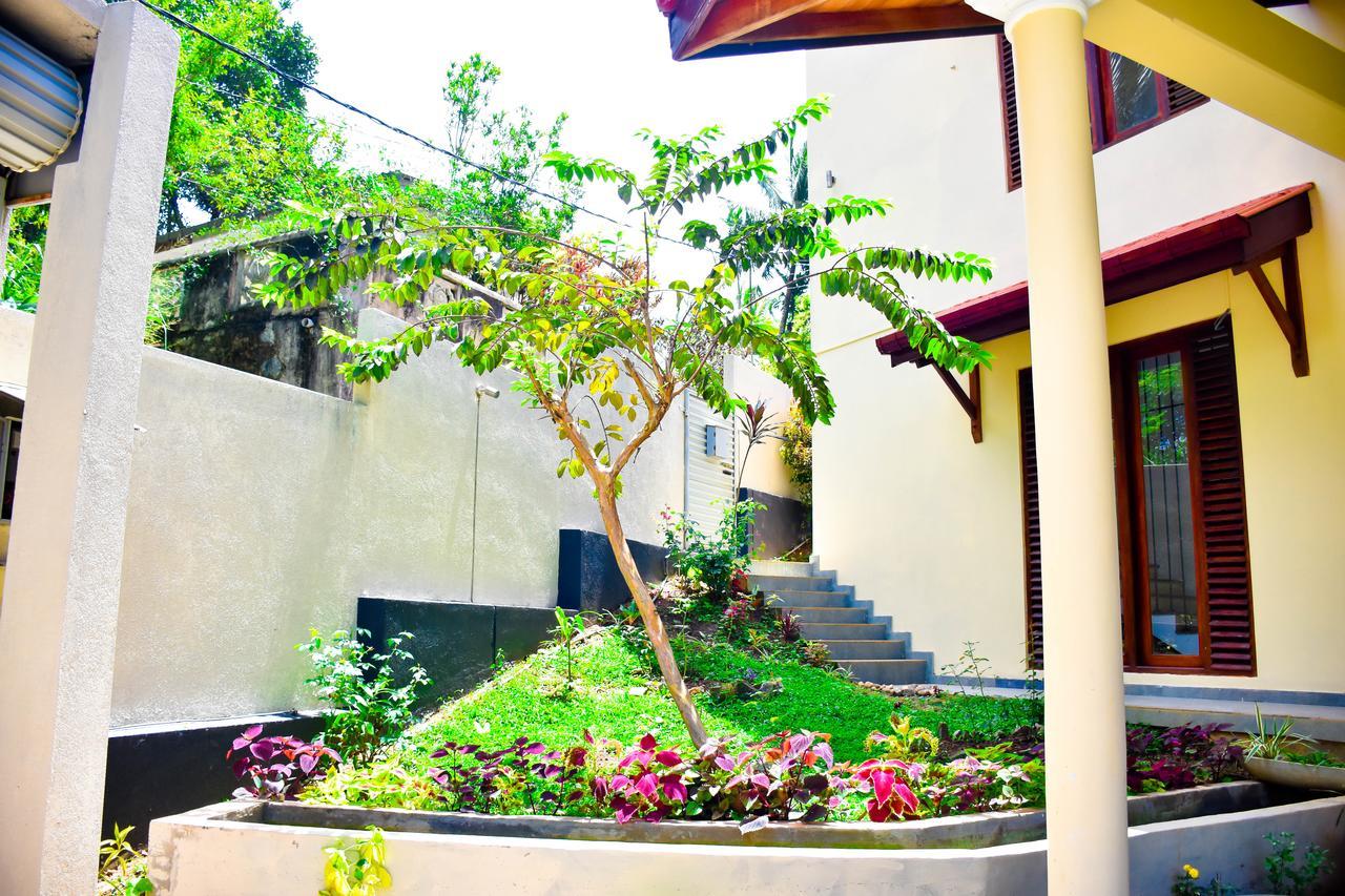 Sri Kandyan Bungalow Bed & Breakfast Luaran gambar